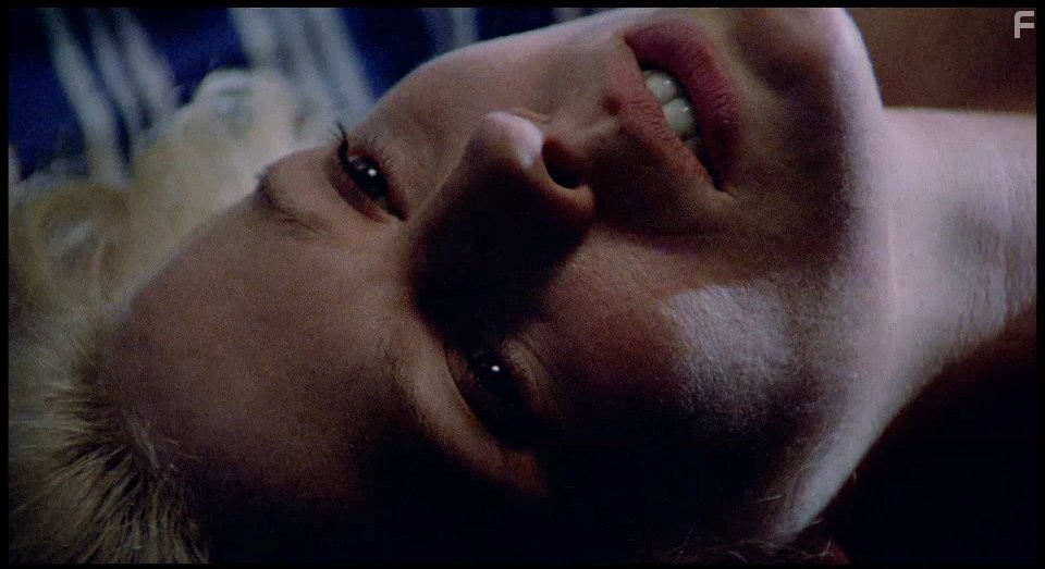 Il profumo della signora in nero (1974)