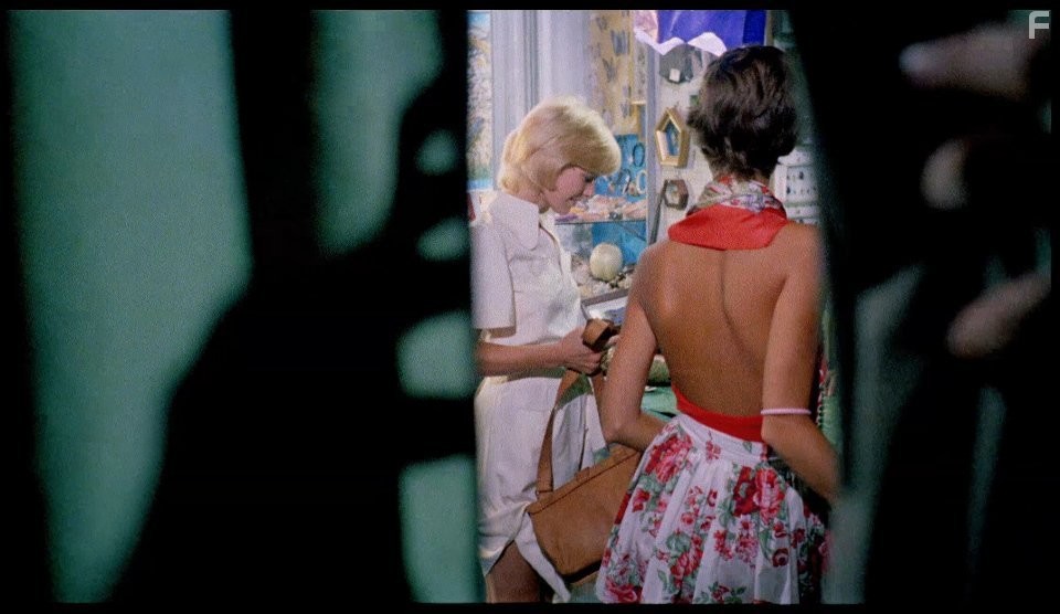 Il profumo della signora in nero (1974)