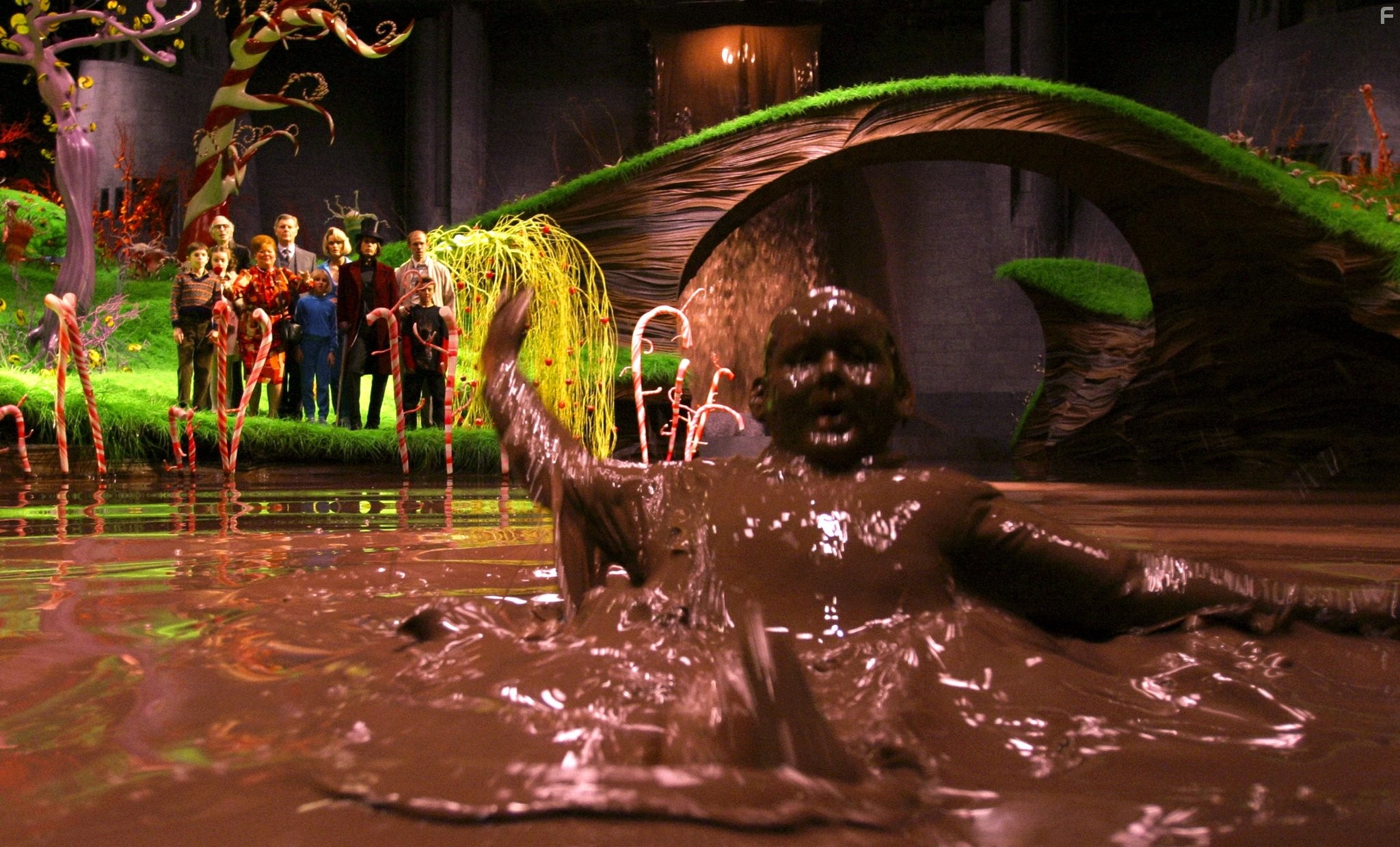 Johnny Depp, James Fox, Adam Godley, Freddie Highmore, David Kelly, Missi Pyle, Franziska Troegner, AnnaSophia Robb, Julia Winter, Jordan Fry, and Philip Wiegratz in Чарли и шoколадная фабрика (2005)