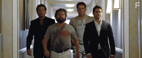 Justin Bartha, Bradley Cooper, Zach Galifianakis, and Ed Helms in Мальчишник в Вегасе (2009)
