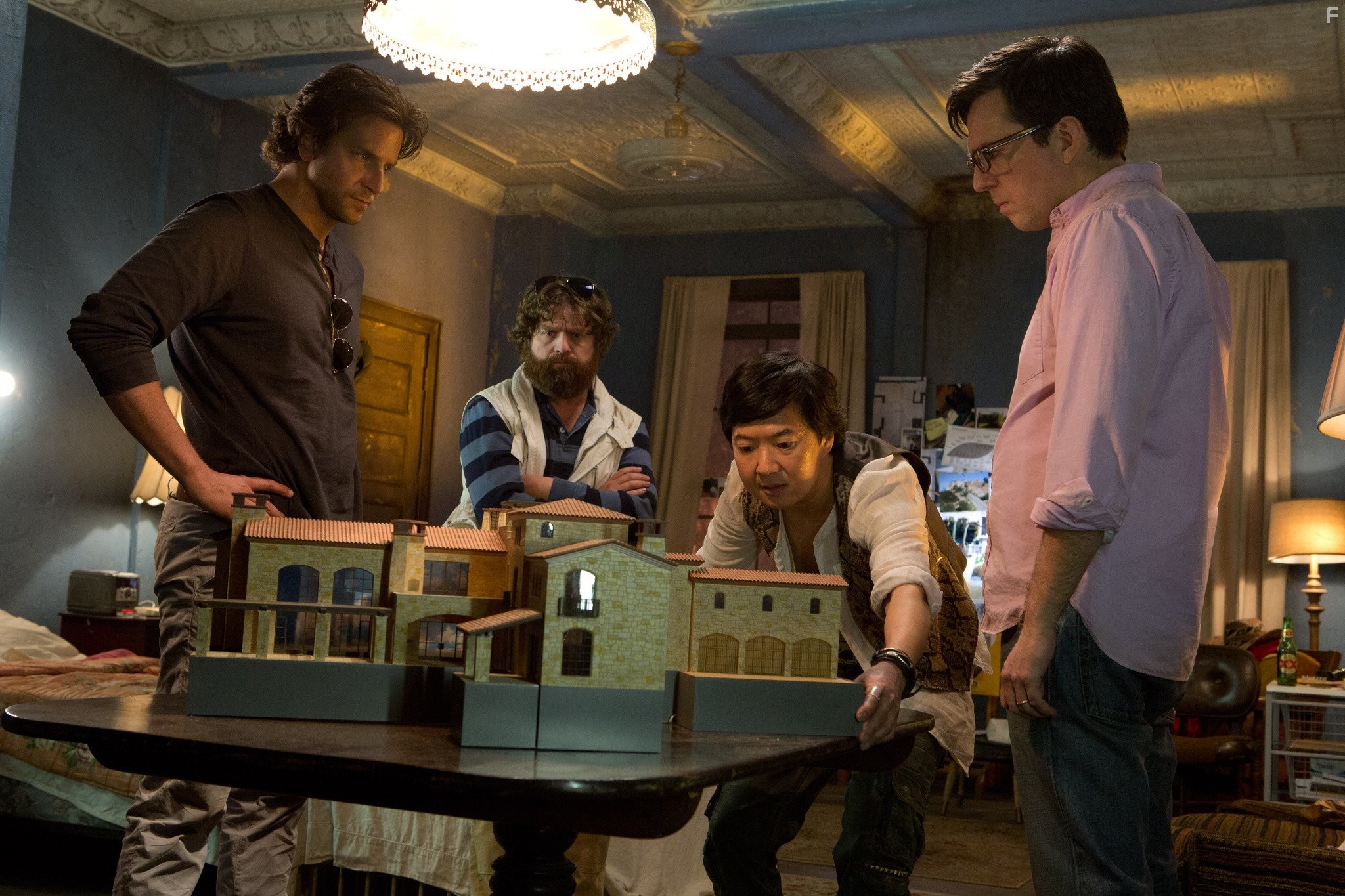 Bradley Cooper, Zach Galifianakis, Ken Jeong, and Ed Helms in Мальчишник: Часть III (2013)