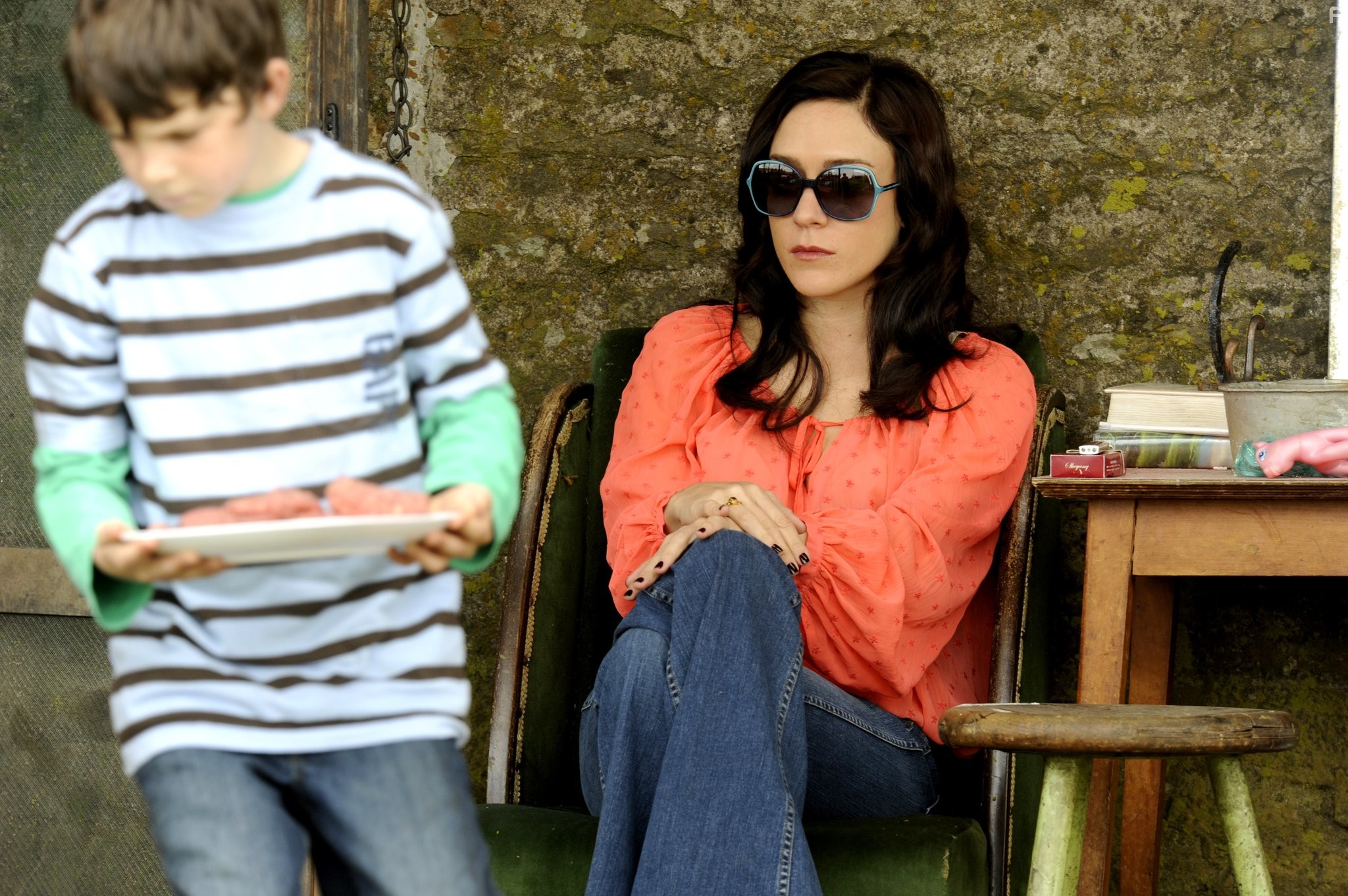 Chlo? Sevigny in Мимо цели (2012)