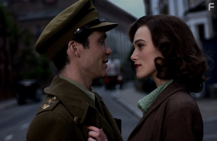 Keira Knightley and Cillian Murphy in Запретная любовь (2008)