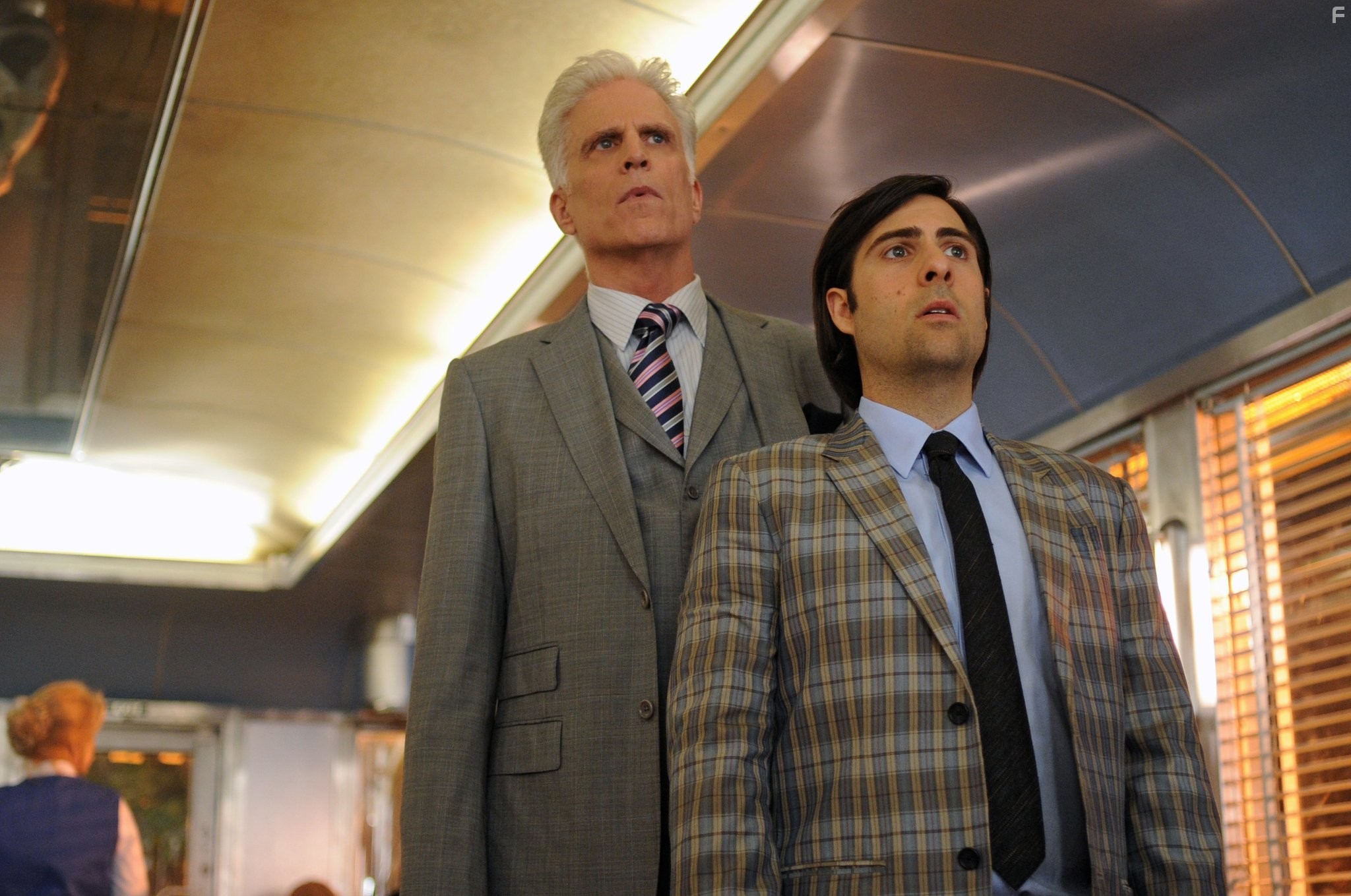 Ted Danson and Jason Schwartzman in Убить скуку (2009)