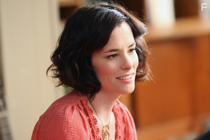 Parker Posey in Убить скуку (2009)
