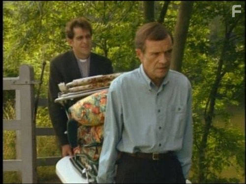 Jeremy Gittins and David Griffin in Соблюдая приличия (1990)