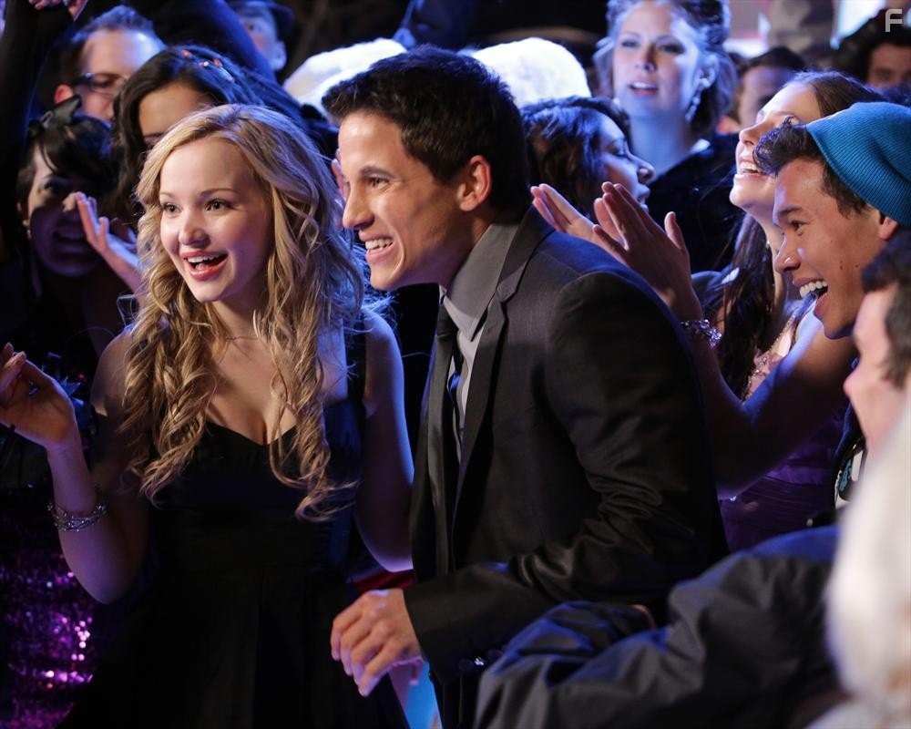 Colton Tran, Mike C. Manning, and Dove Cameron in Облако 9 (2014)