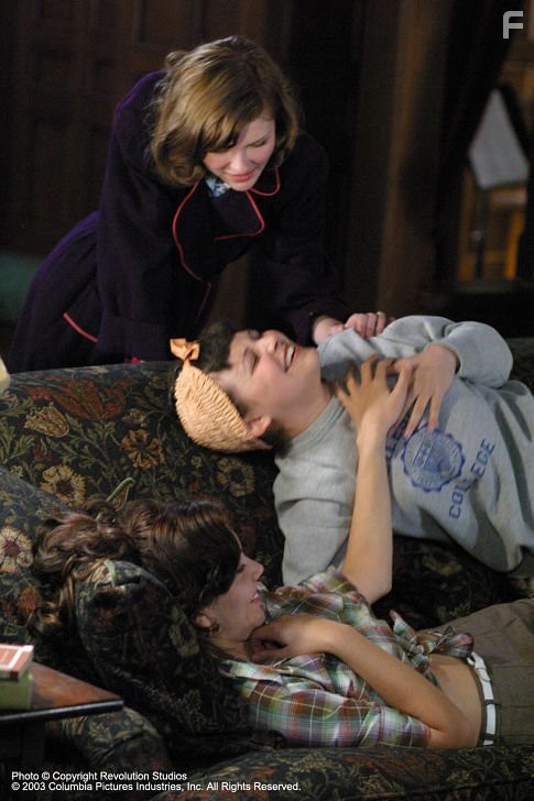 Kirsten Dunst, Ginnifer Goodwin, and Maggie Gyllenhaal in Улыбка Моны Лизы (2003)