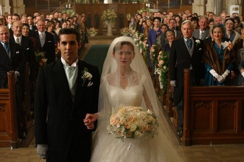 Kirsten Dunst and Jordan Bridges in Улыбка Моны Лизы (2003)