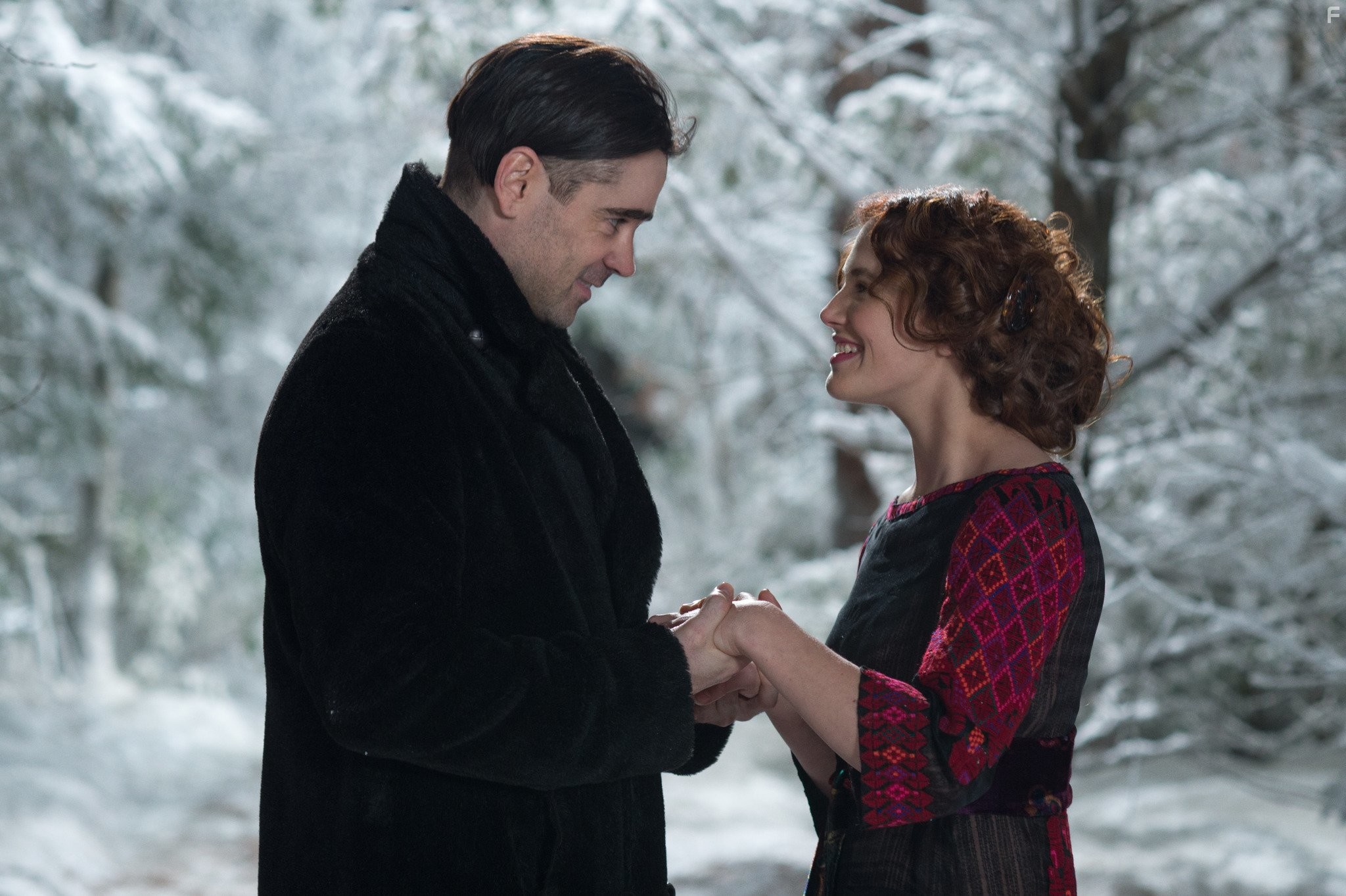 Colin Farrell and Jessica Brown Findlay in Любовь сквозь время (2014)
