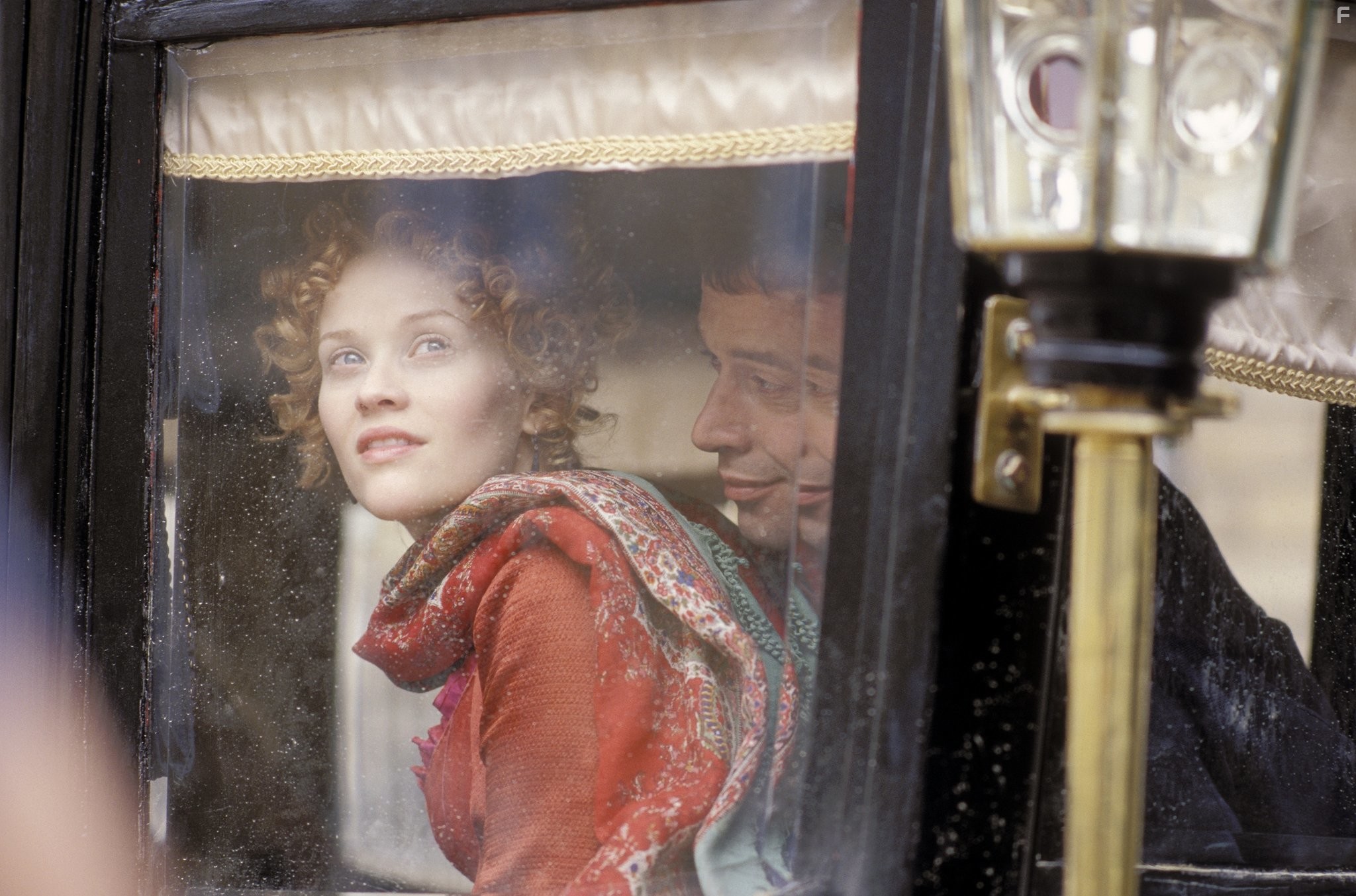 Reese Witherspoon and James Purefoy in Ярмарка тщеславия (2004)