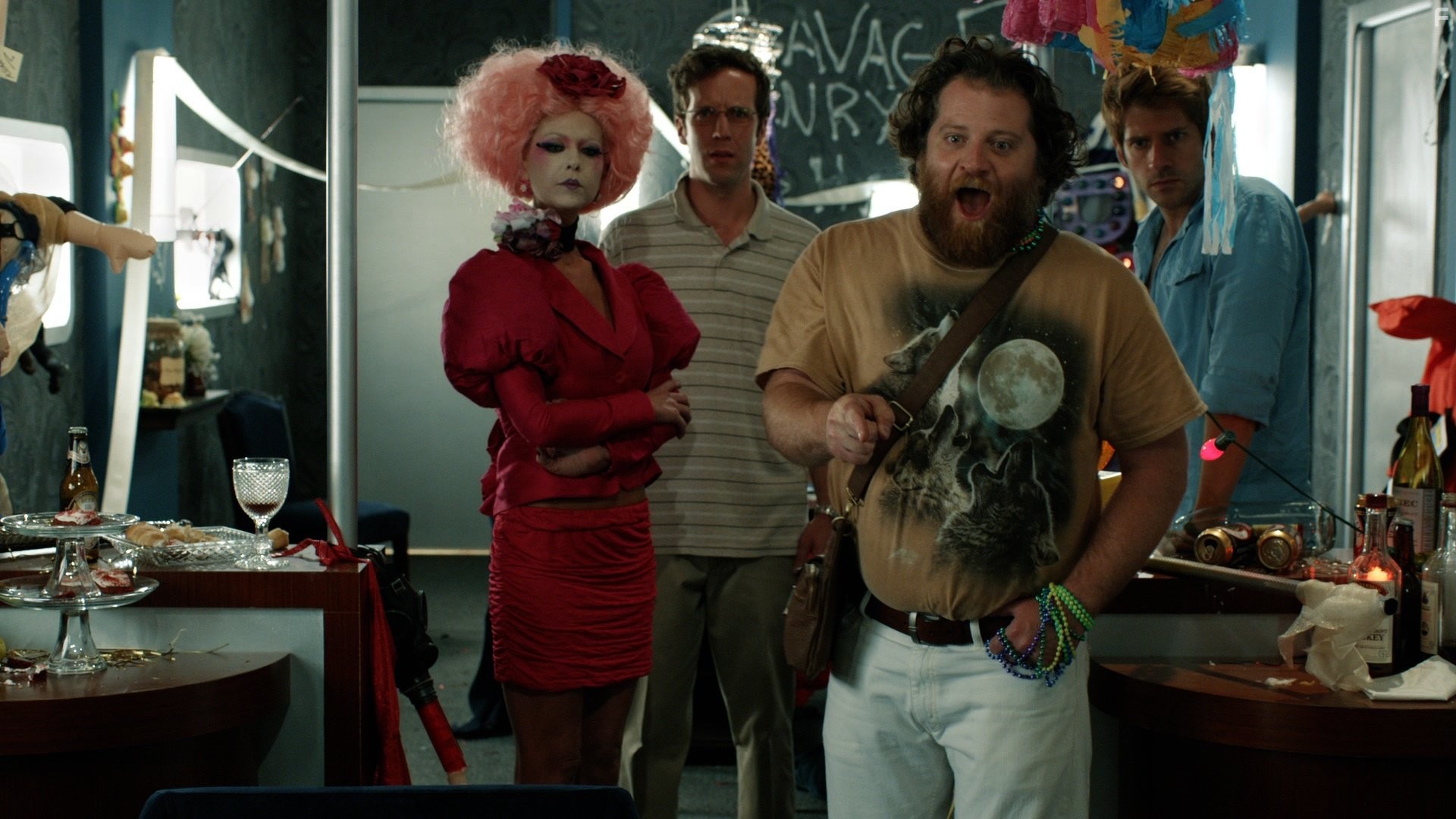 Tara Reid, Herbert Russell, Ben Begley, and Ross Nathan in Похмельные игры (2014)