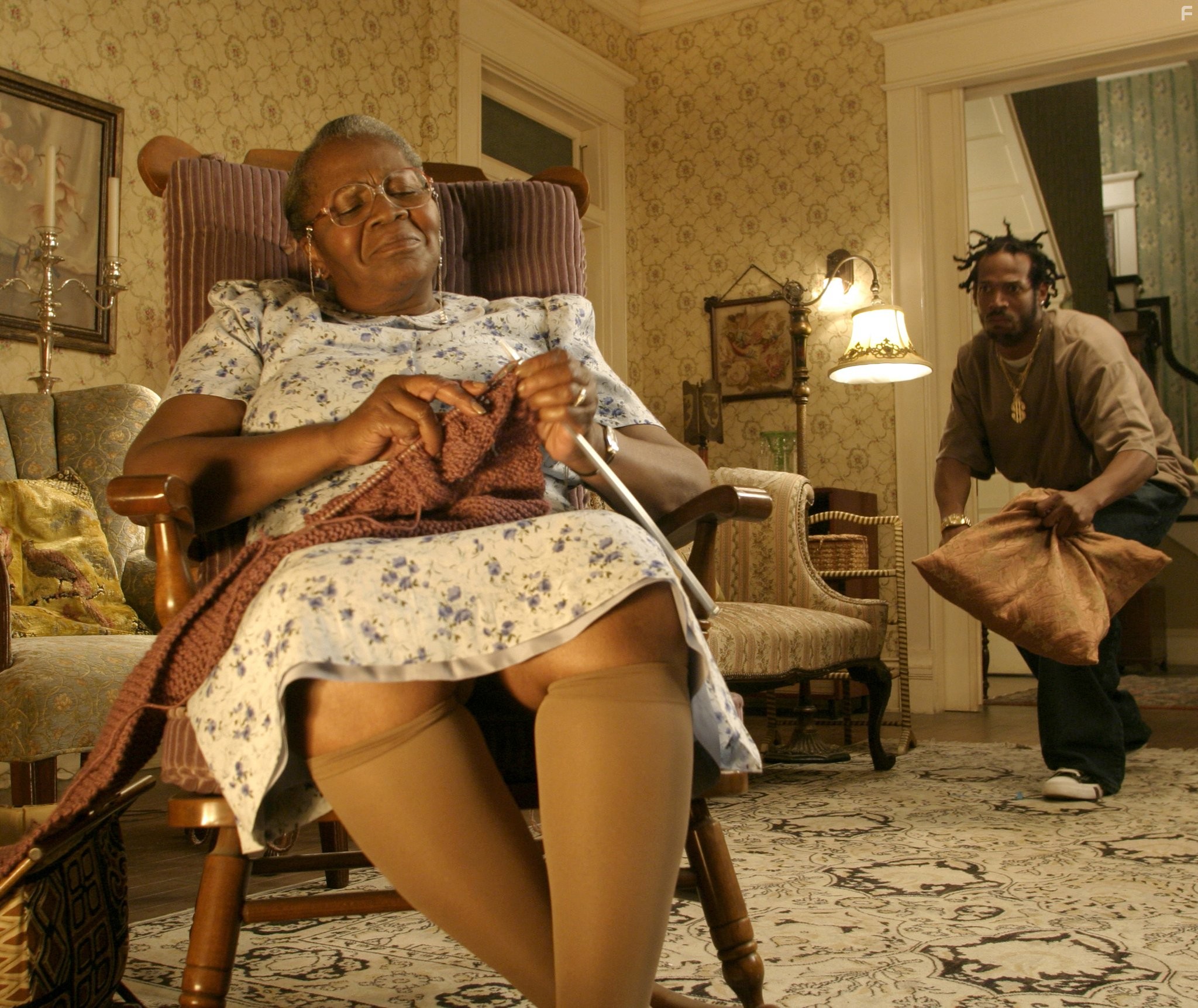 Marlon Wayans and Irma P. Hall in Игры джентльменов (2004)