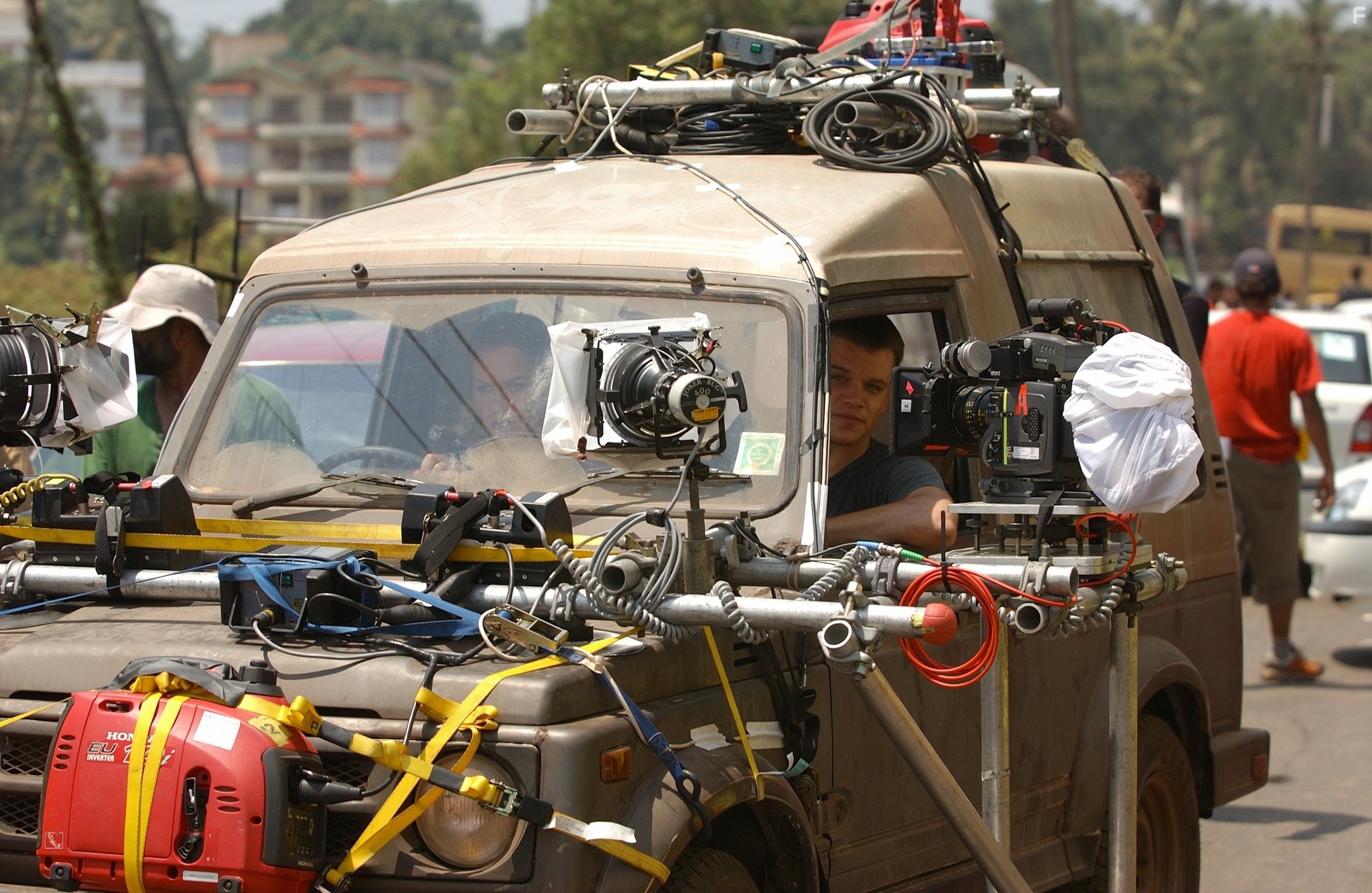 Matt Damon and Franka Potente in Превосходство Борна (2004)