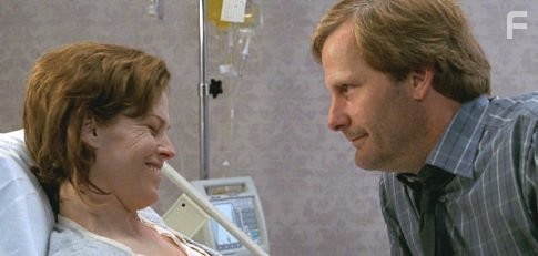 Sigourney Weaver and Jeff Daniels in Вымышленные герои (2004)