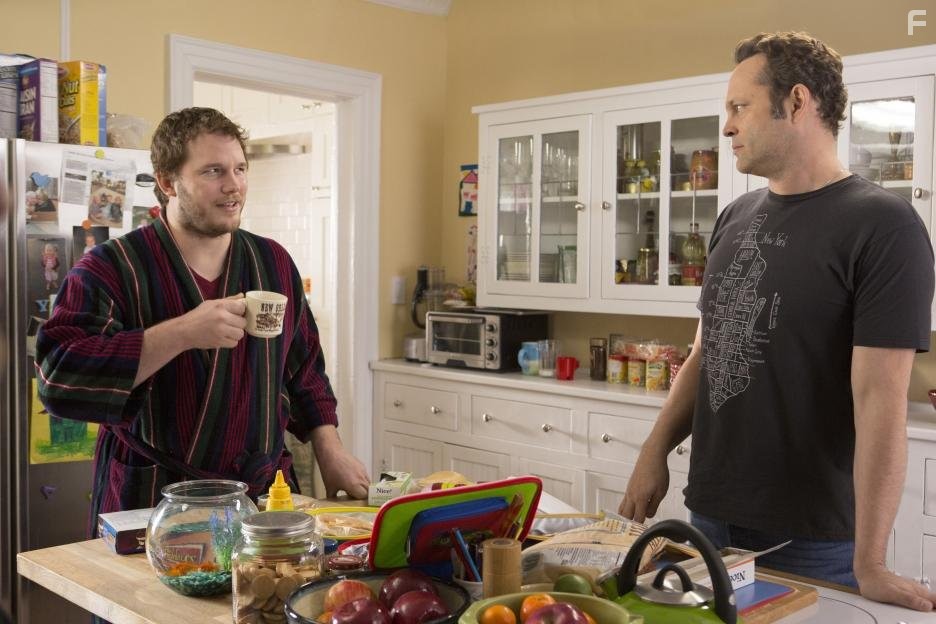 Vince Vaughn and Chris Pratt in Отец-молодец (2013)