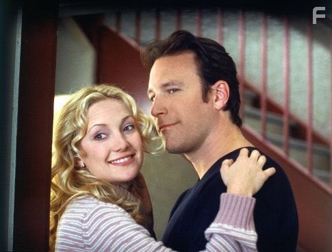 Kate Hudson and John Corbett in Модная мамочка (2004)