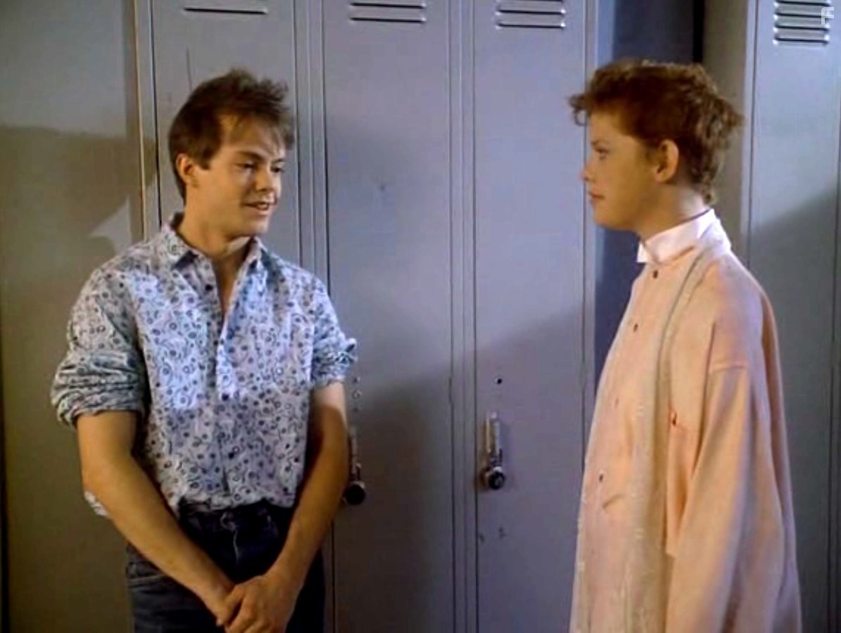 Stephen Geoffreys and Kristen Vigard in Удивительные истории (1985)