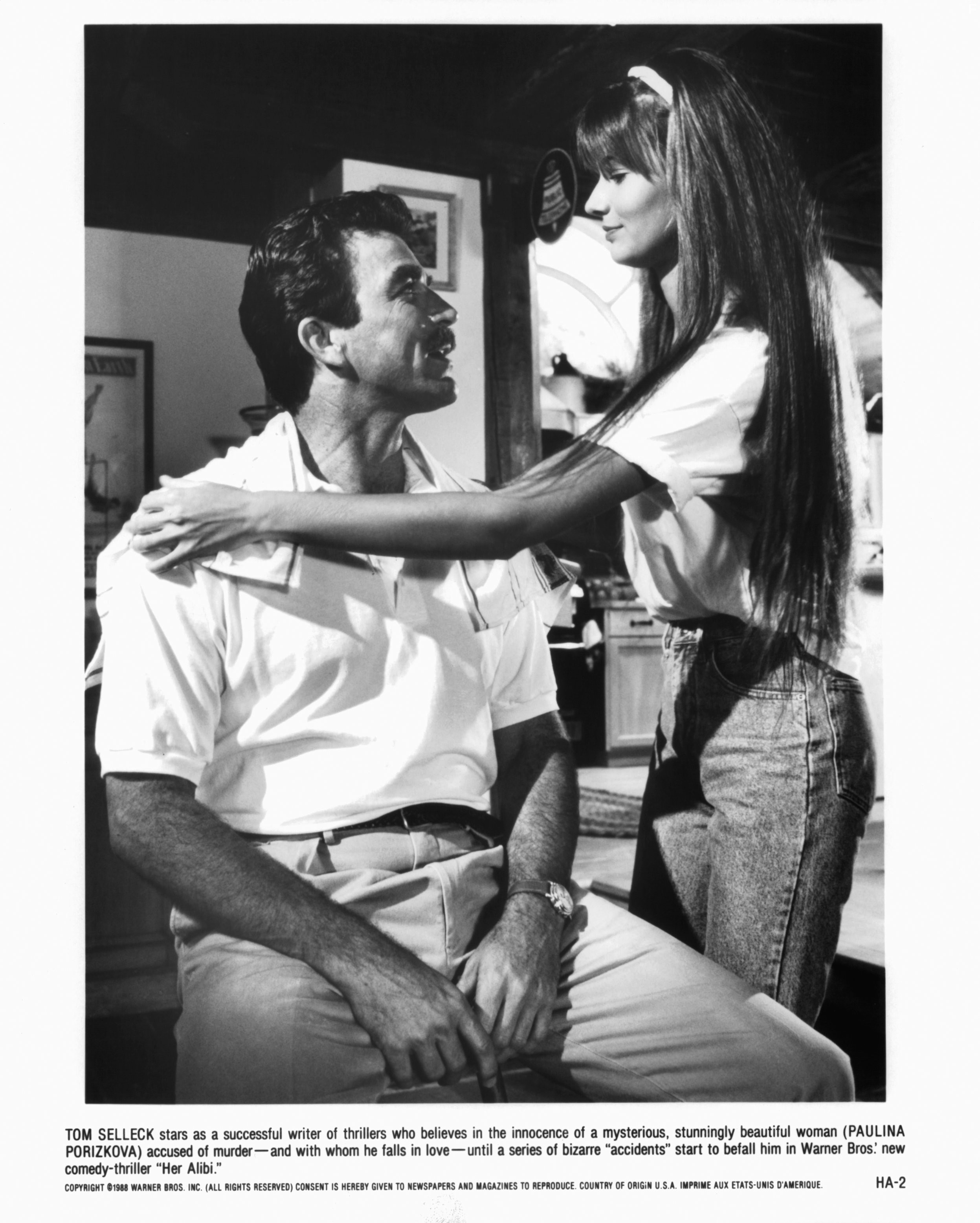 Tom Selleck and Paulina Porizkova in Ее алиби (1989)