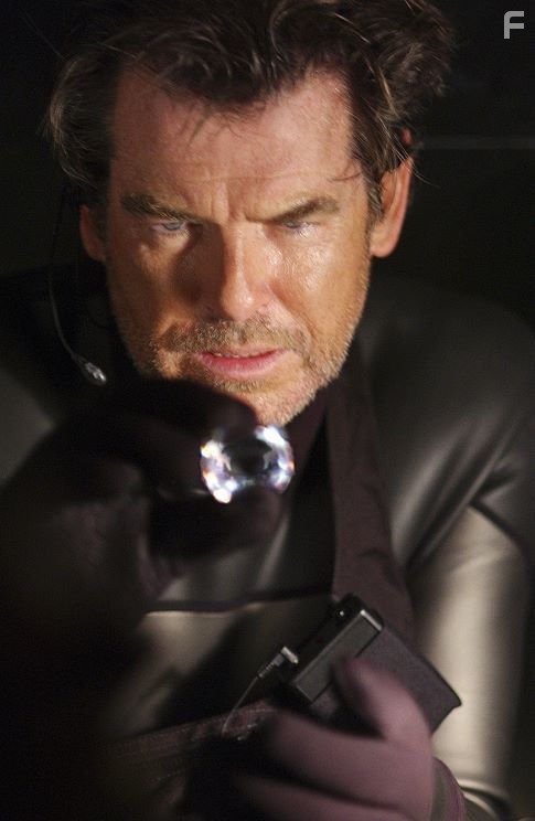 Pierce Brosnan in После заката (2004)