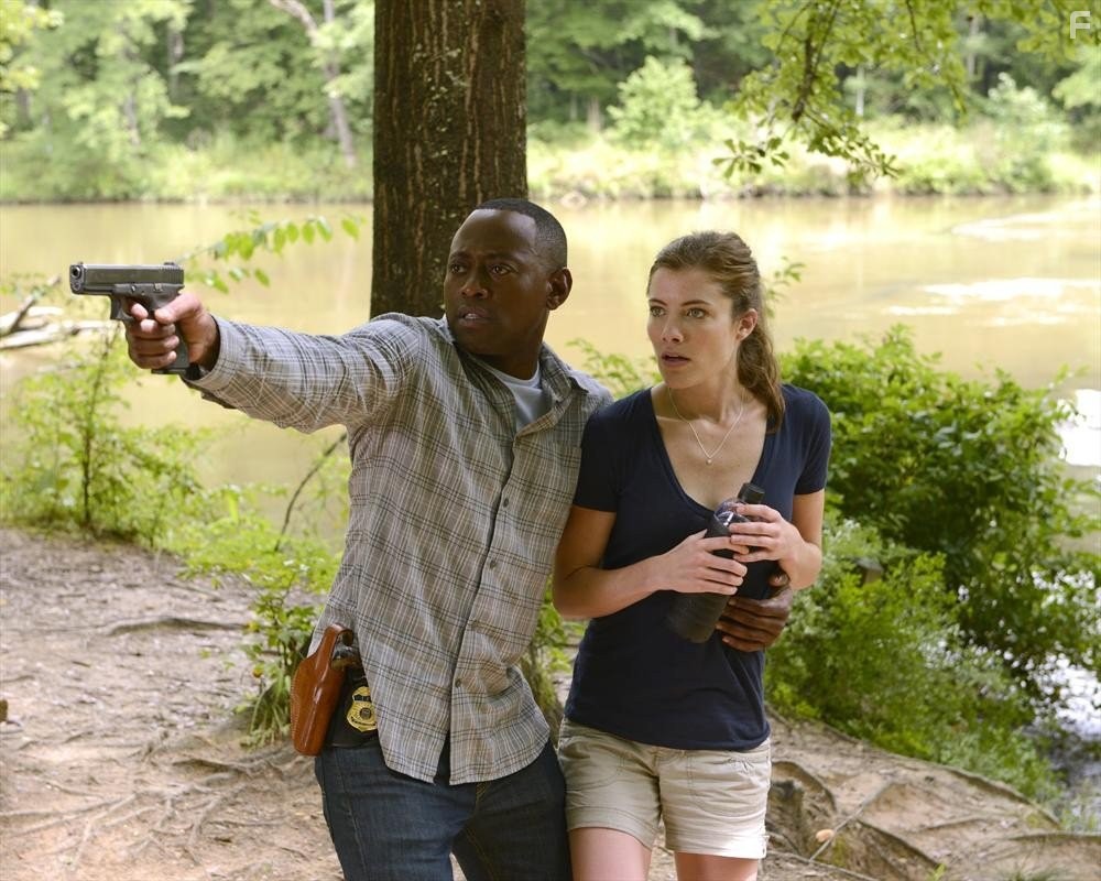Omar Epps and Devin Kelley in Воскрешение (2014)