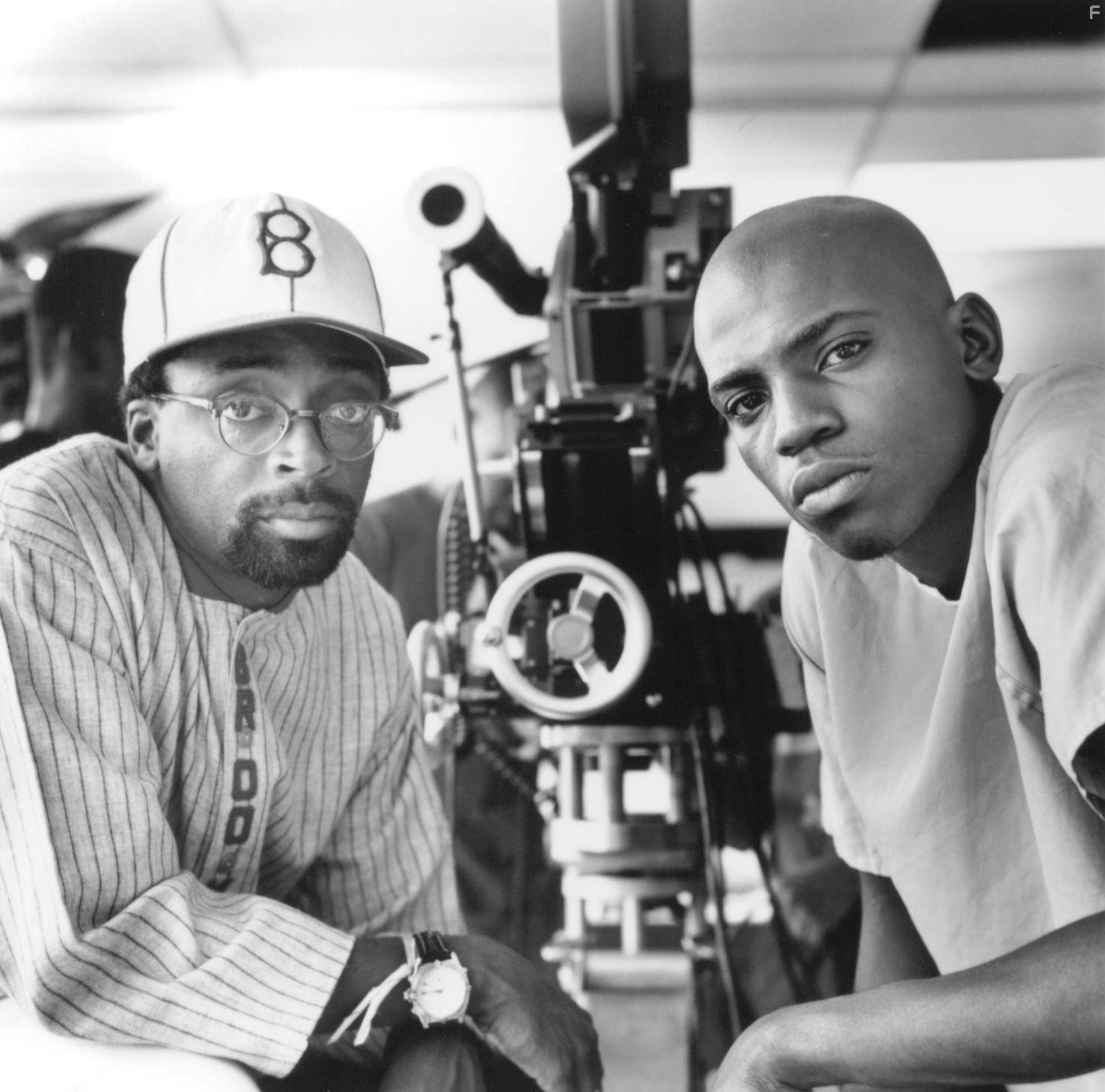 Spike Lee and Mekhi Phifer in Толкачи (1995)