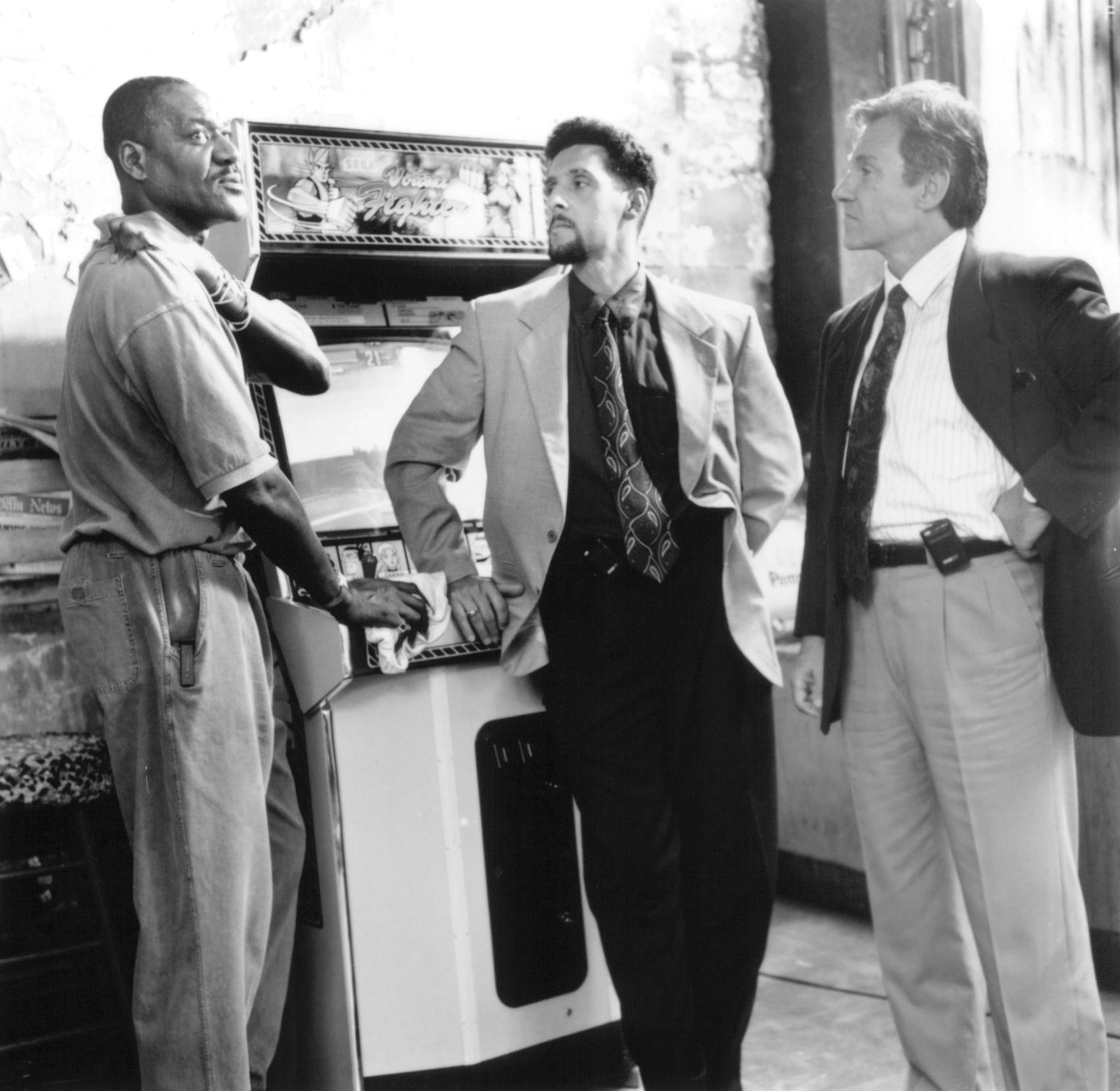 Harvey Keitel, John Turturro, and Delroy Lindo in Толкачи (1995)