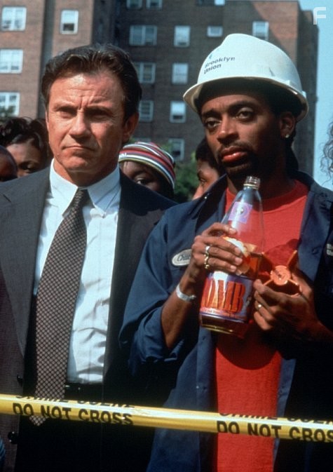 Harvey Keitel and Spike Lee in Толкачи (1995)