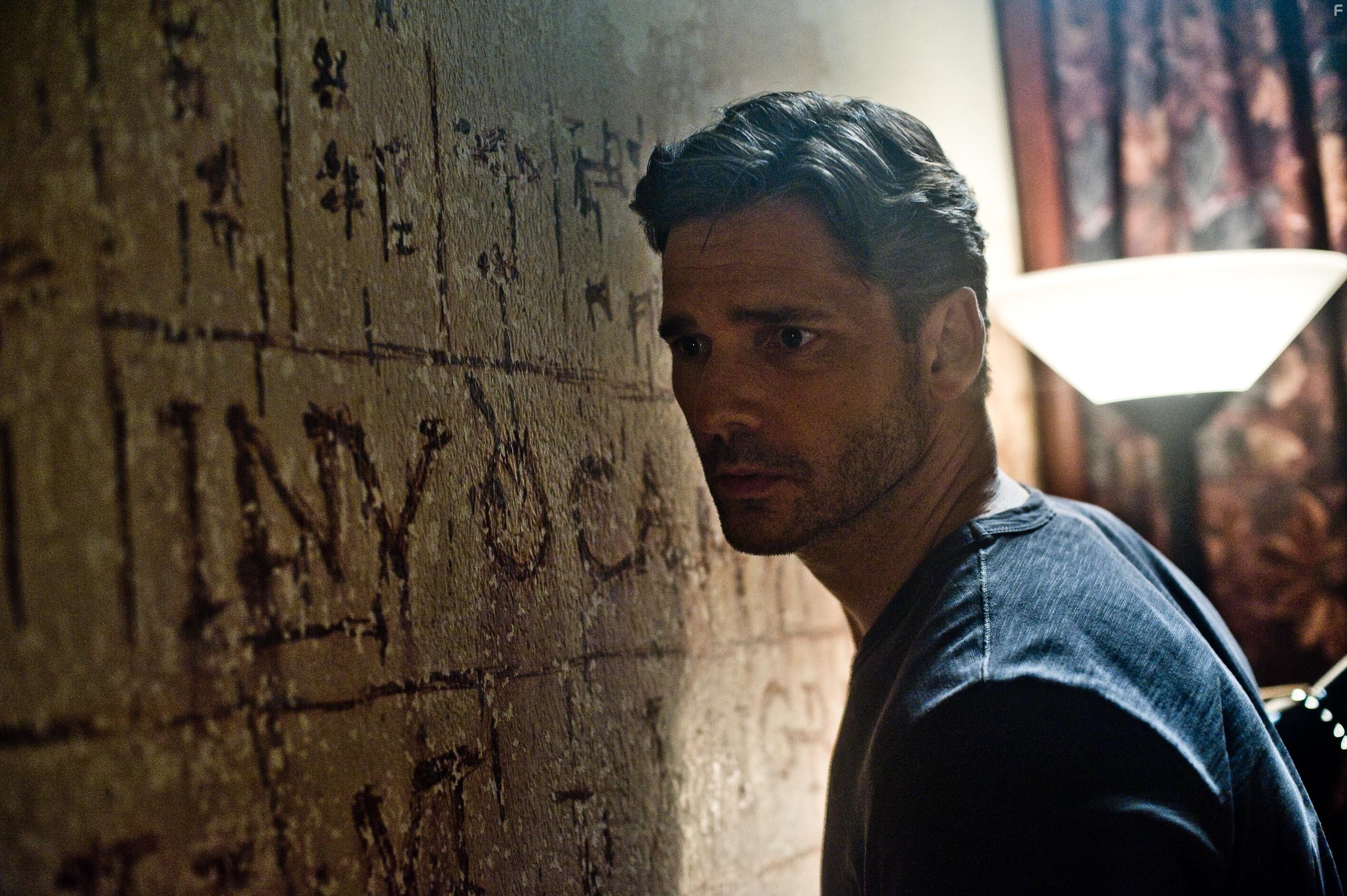 Eric Bana in Избави нас от лукавого (2014)