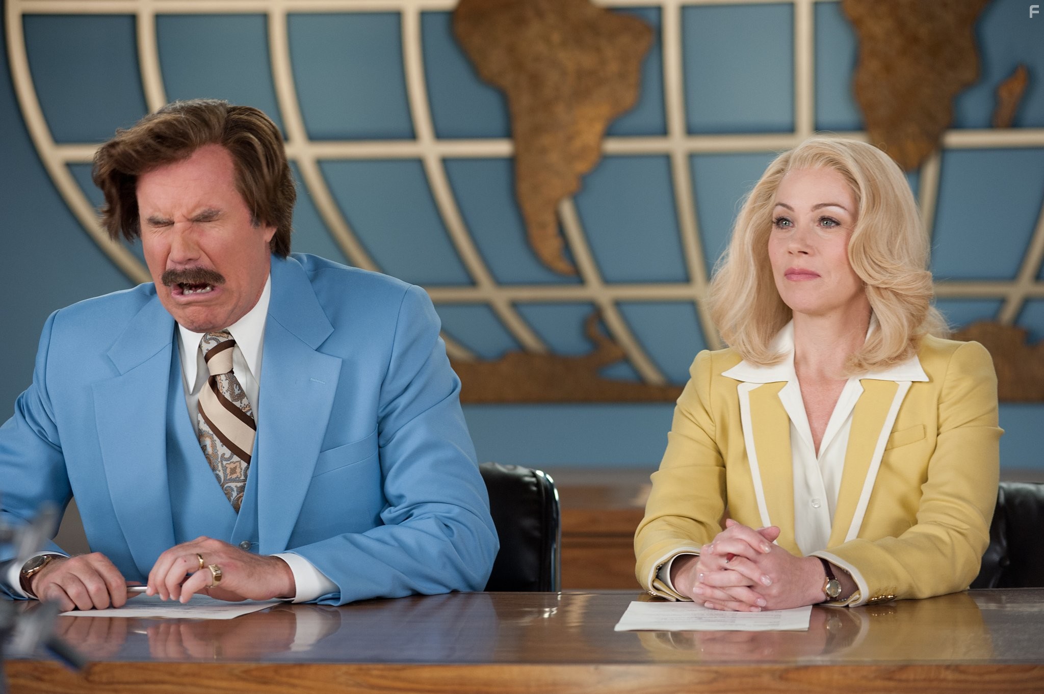 Christina Applegate and Will Ferrell in Телеведущий: И снова здравствуйте (2013)