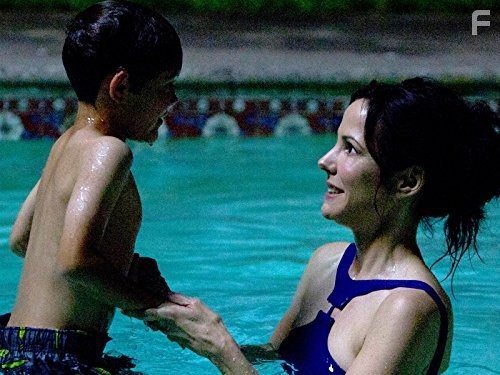 Mary-Louise Parker and Ethan Kent in Дурман (2005)