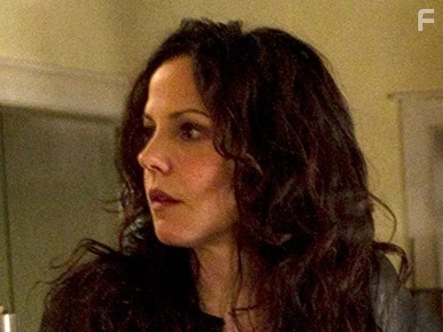 Mary-Louise Parker in Дурман (2005)