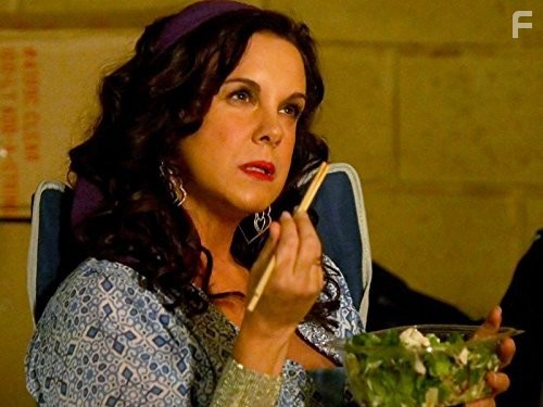 Elizabeth Perkins in Дурман (2005)