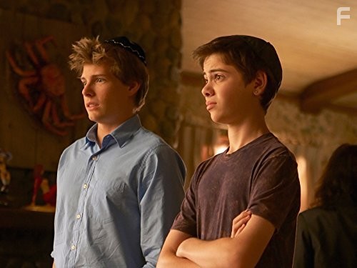 Alexander Gould and Hunter Parrish in Дурман (2005)