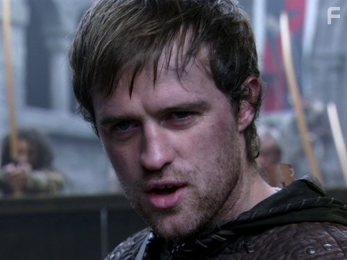 Jonas Armstrong in Робин Гуд (2006)