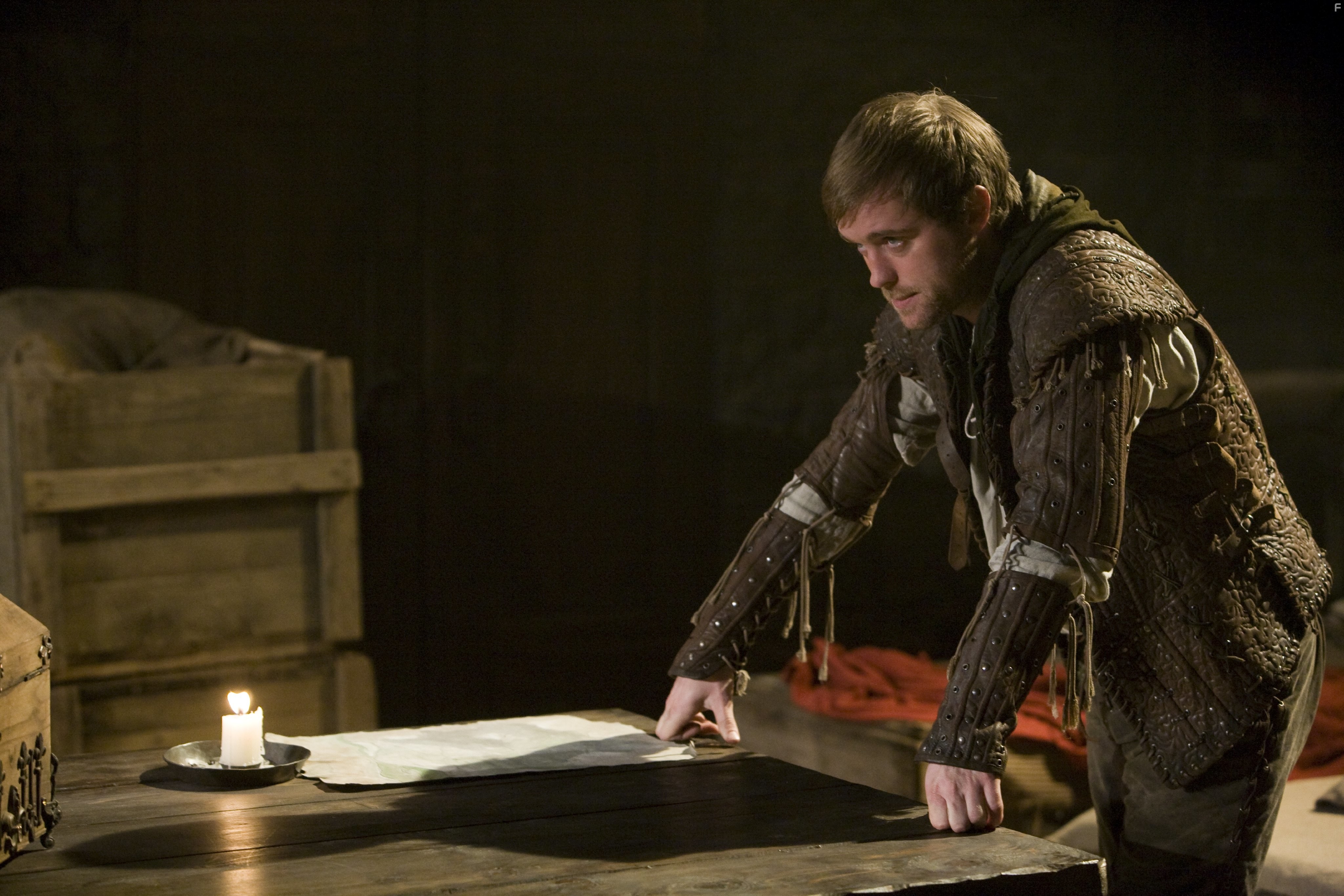 Jonas Armstrong in Робин Гуд (2006)