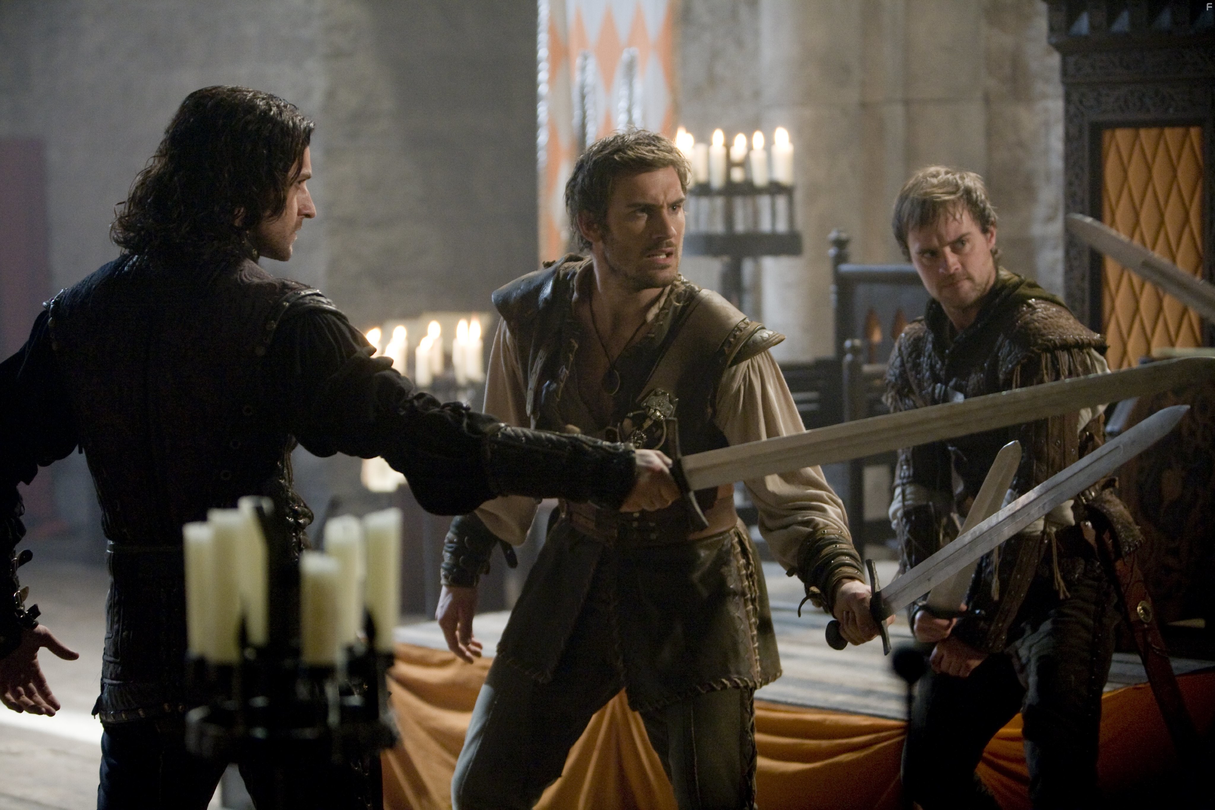 Richard Armitage, Clive Standen, and Jonas Armstrong in Робин Гуд (2006)