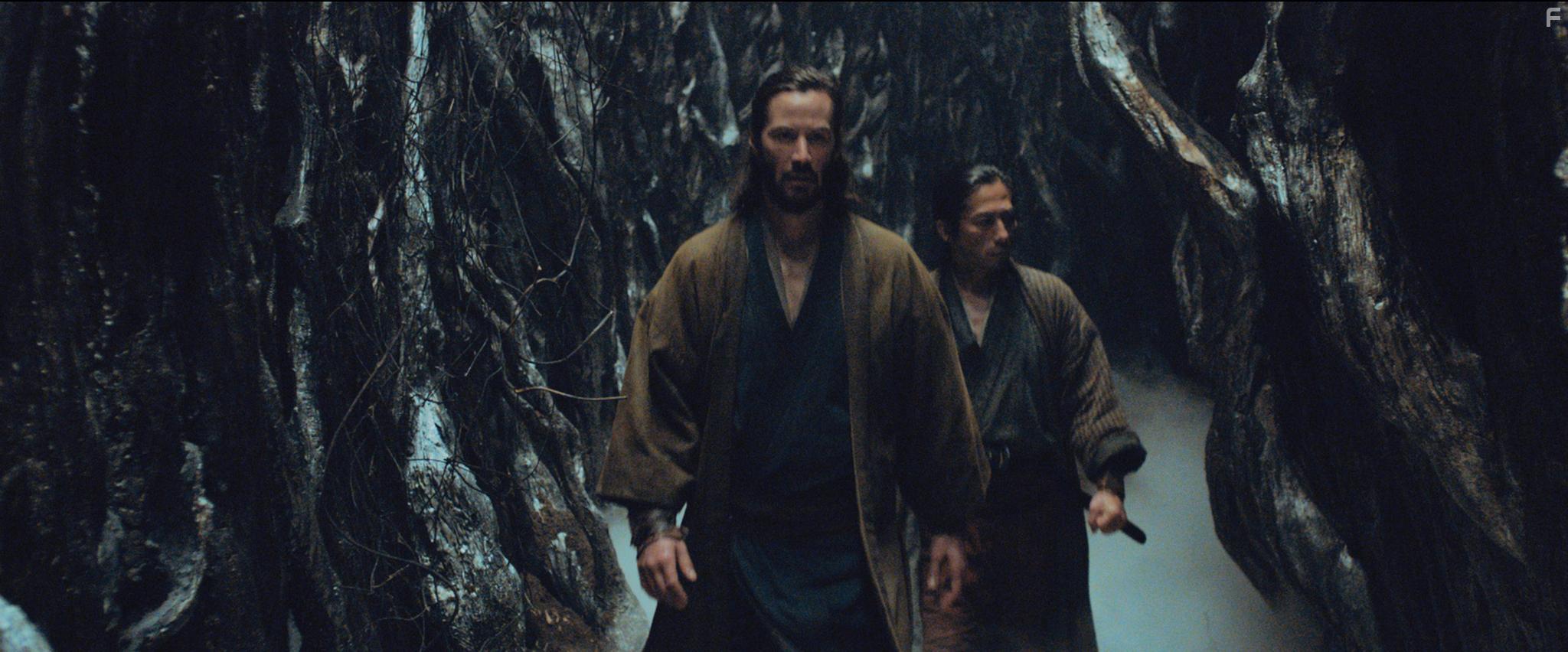 Keanu Reeves and Hiroyuki Sanada in 47 Ronin (2013)