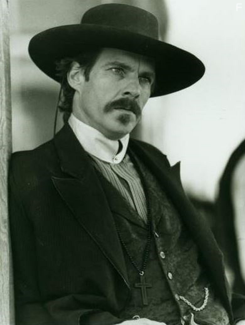 Dennis Quaid in Уайатт Эрп (1994)