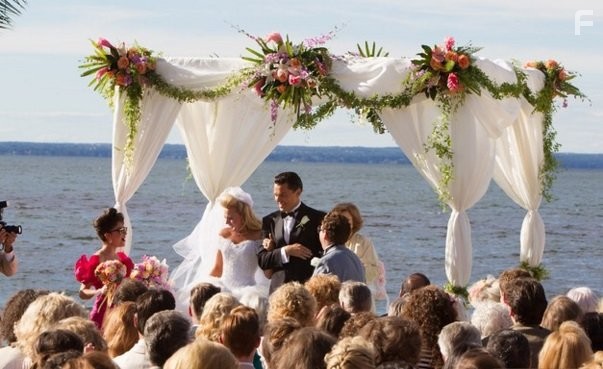 Leonardo DiCaprio and Margot Robbie in Волк с Уолл-стрит (2013)