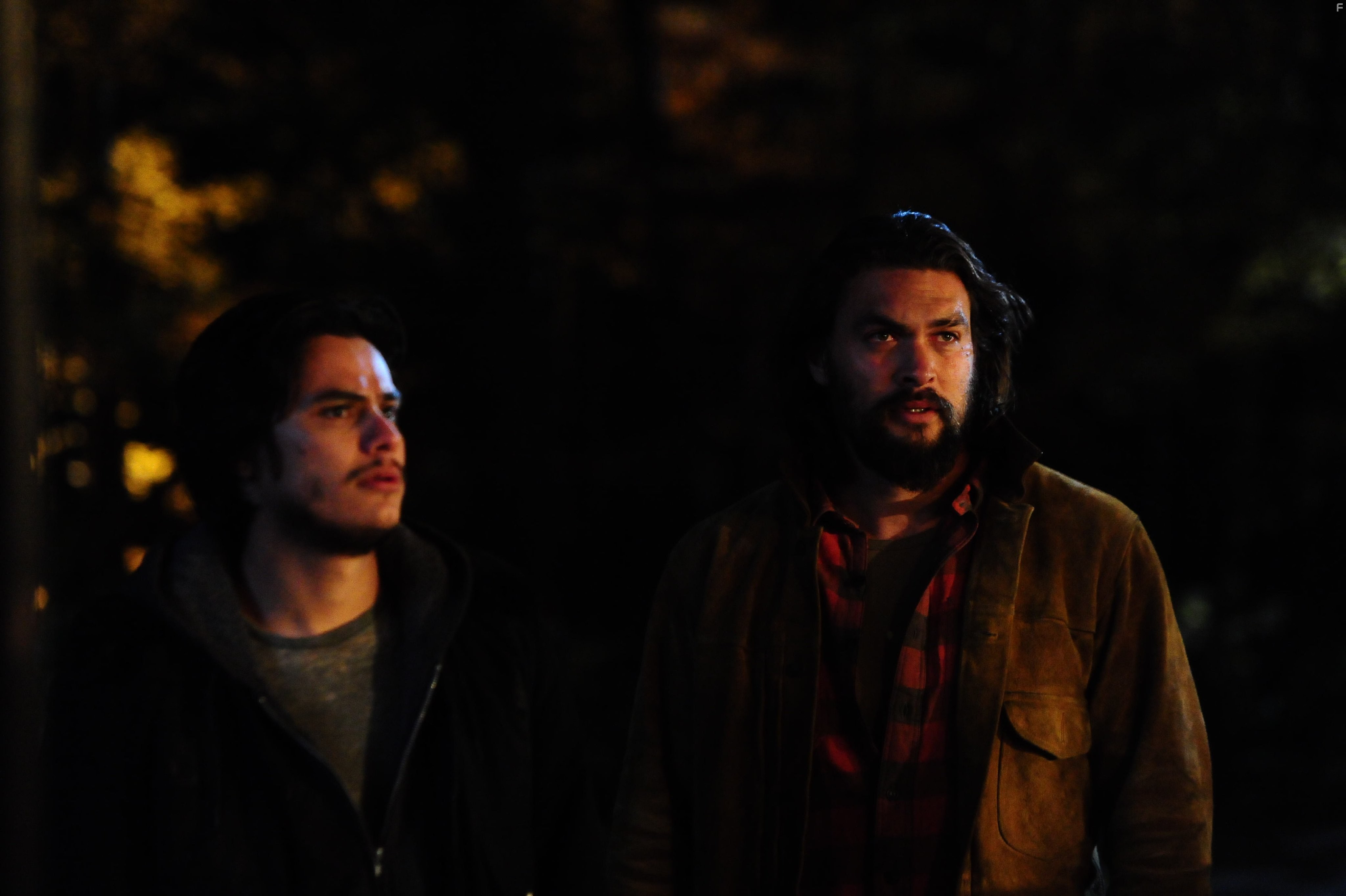 Jason Momoa and Kiowa Gordon in Красная дорога (2014)