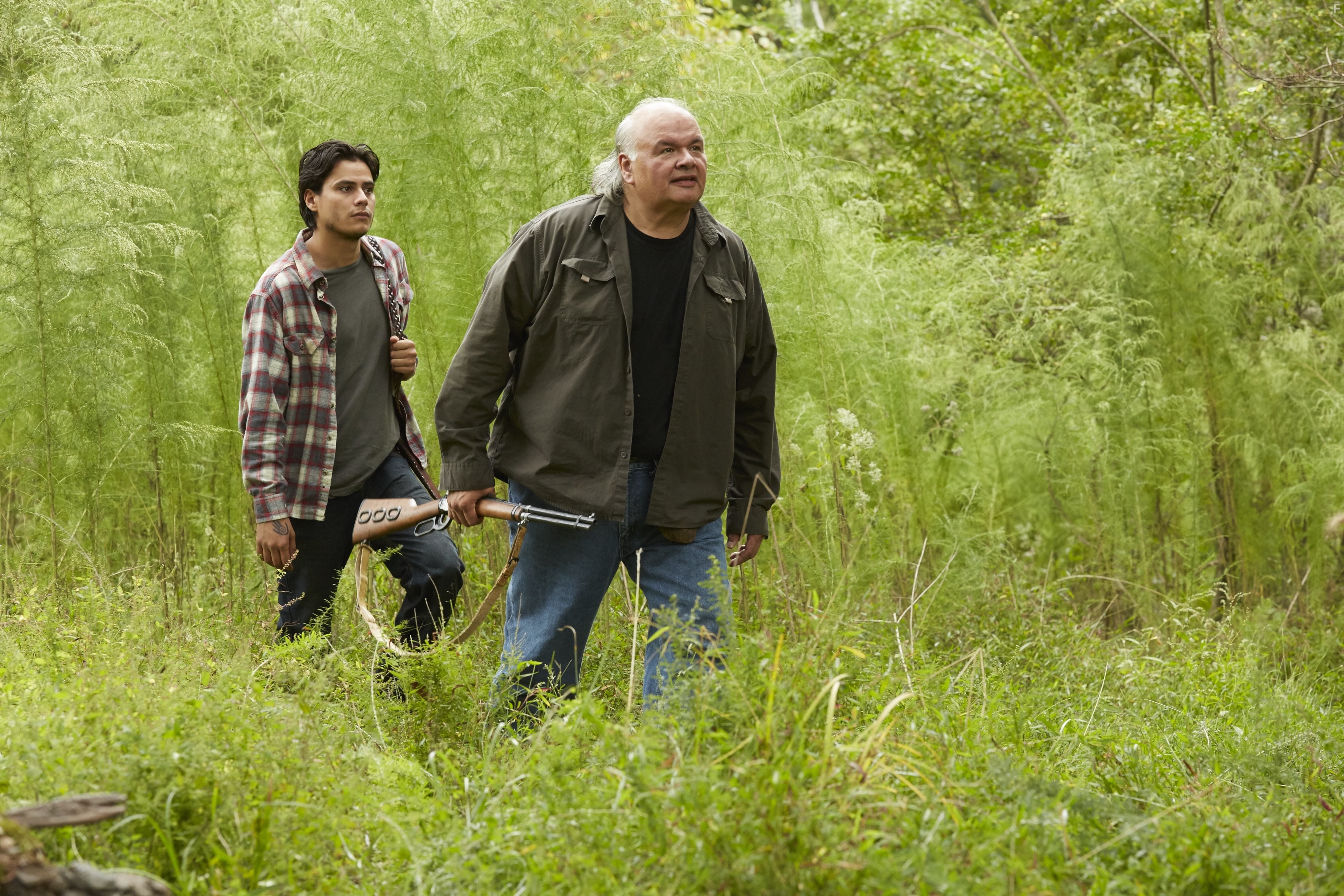 Gary Farmer and Kiowa Gordon in Красная дорога (2014)