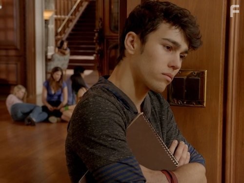 Max Schneider in Кризис (2014)