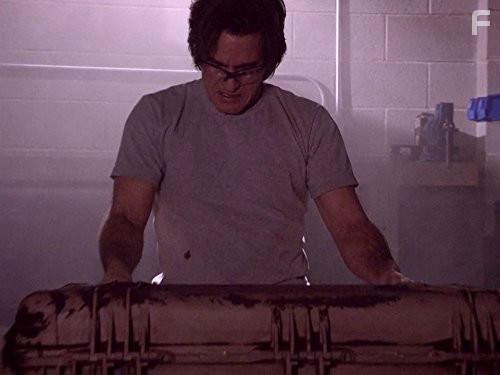 Dermot Mulroney in Кризис (2014)