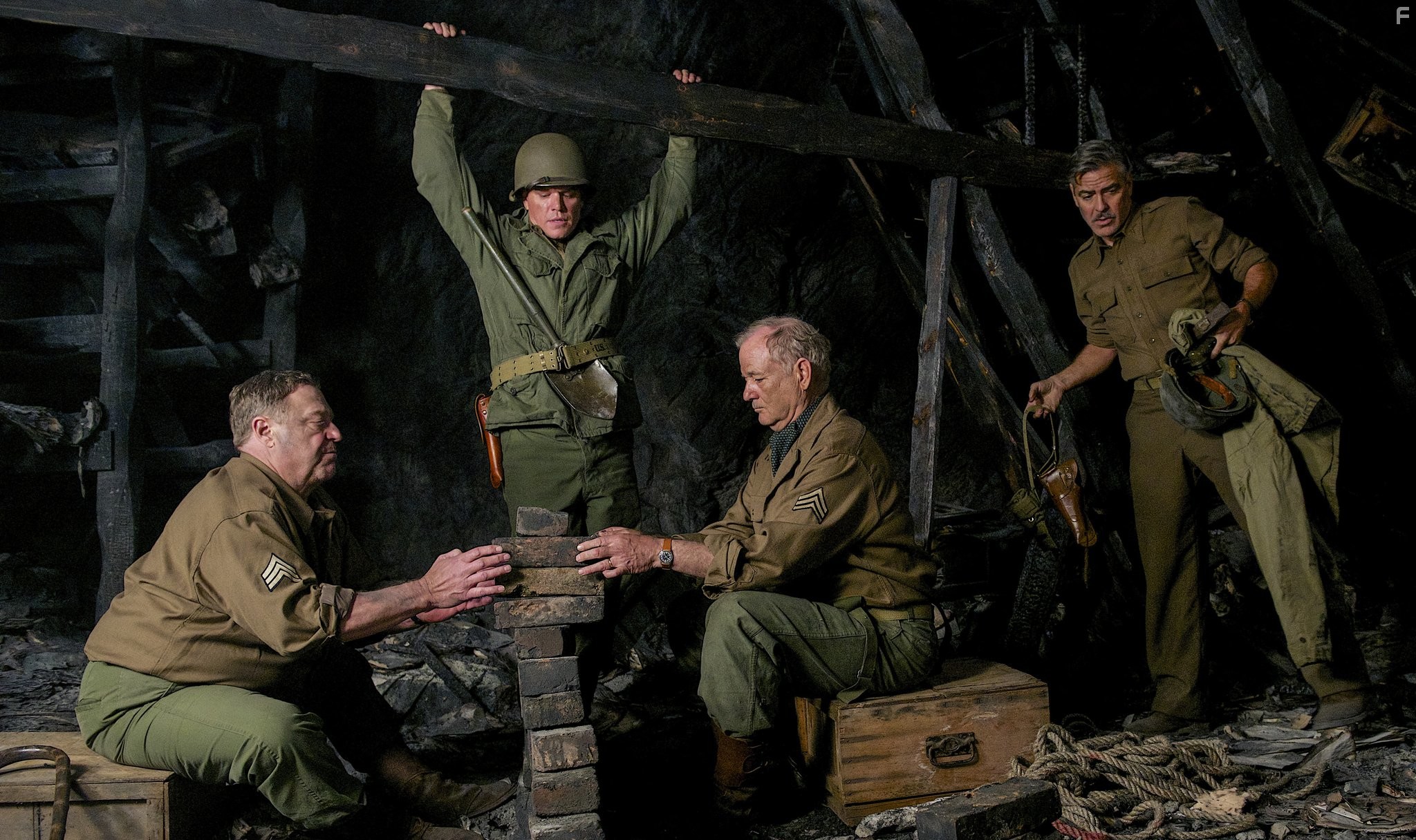 George Clooney, Bill Murray, Matt Damon, and John Goodman in Охотники за сокровищами (2014)