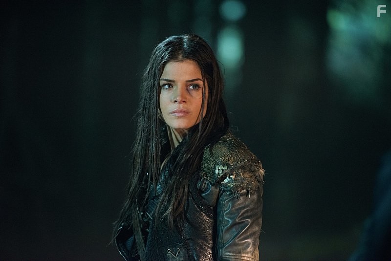 Marie Avgeropoulos in Сотня (2014)