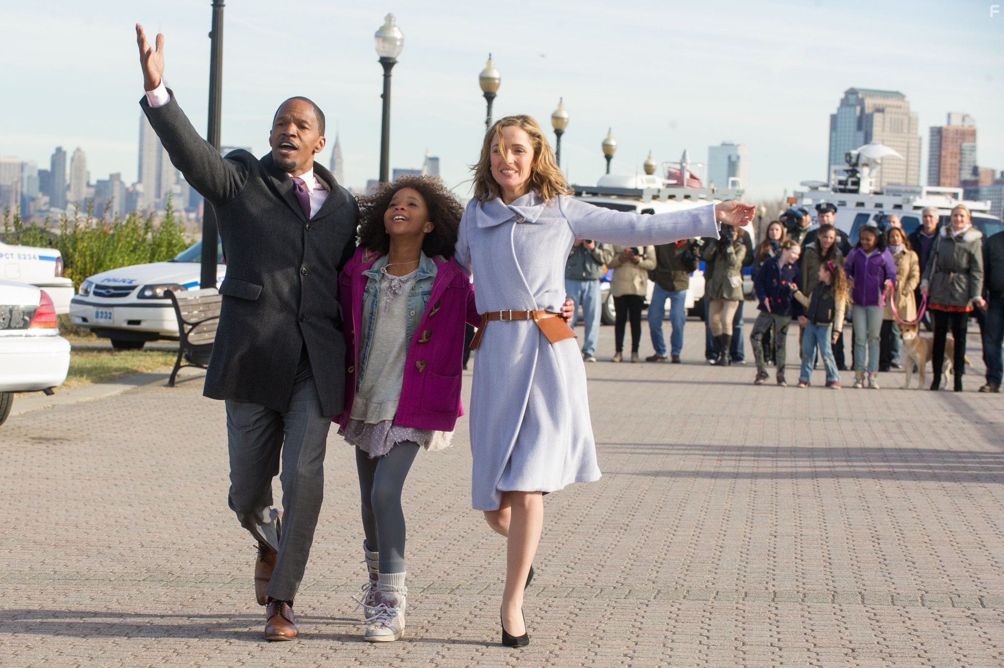 Jamie Foxx, Rose Byrne, and Quvenzhan? Wallis in Энни (2014)