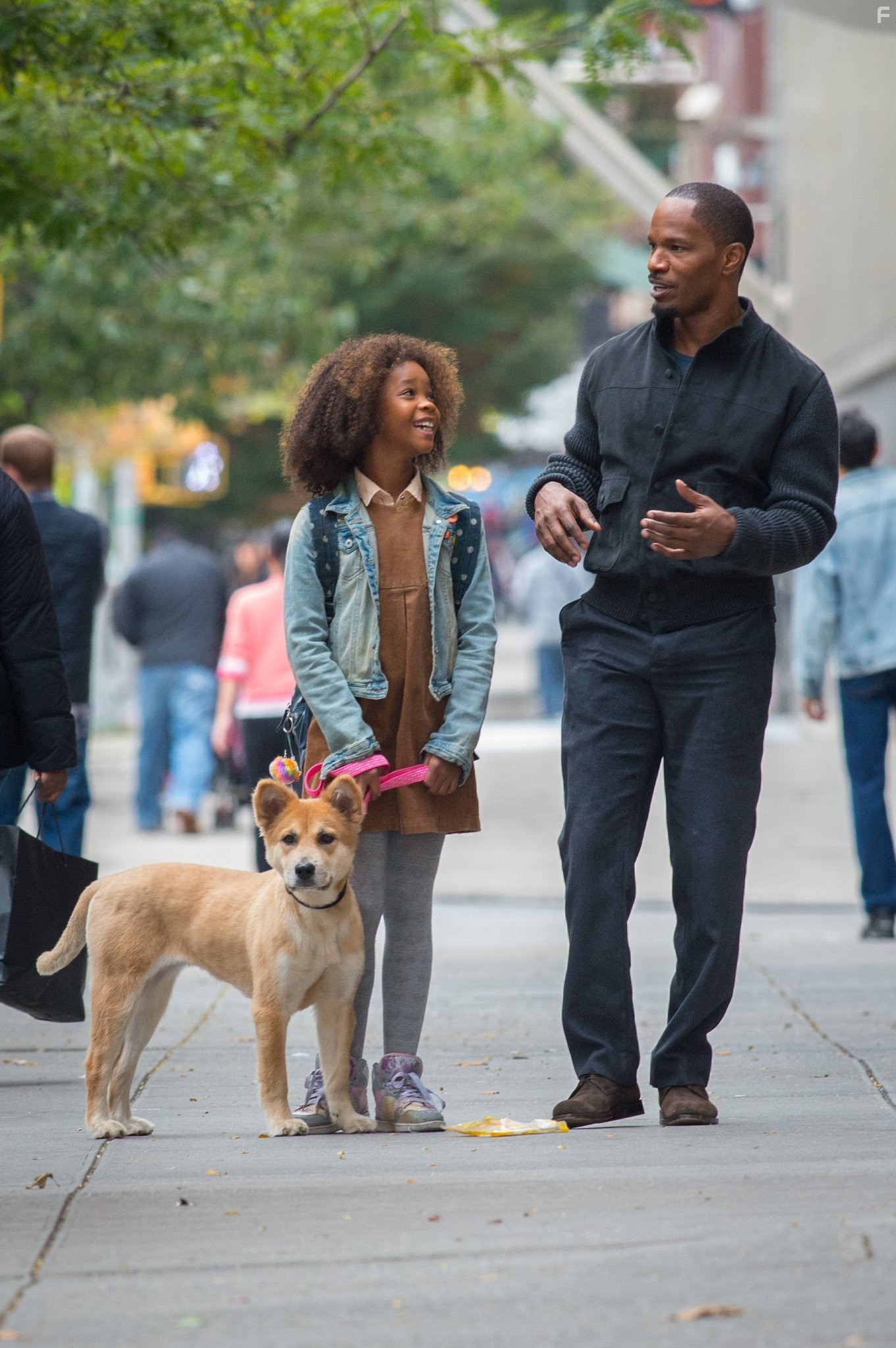 Jamie Foxx and Quvenzhan? Wallis in Энни (2014)