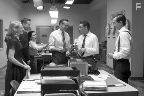 George Clooney, Robert Downey Jr., and Patricia Clarkson in Доброй ночи и удачи (2005)