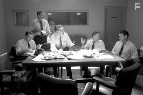 George Clooney and David Strathairn in Доброй ночи и удачи (2005)